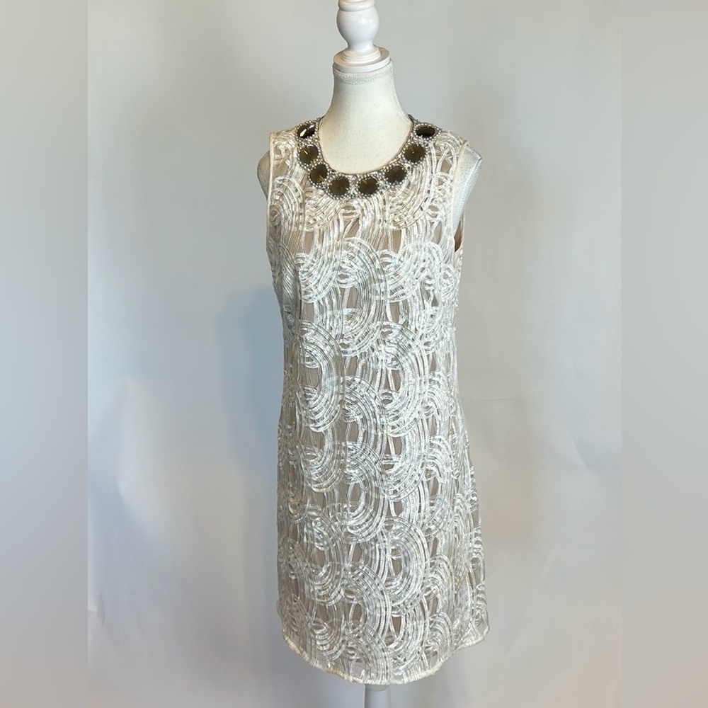 Adrianna Papell | White Embroidered Lace Jewel Neck Sheath Dress | 10